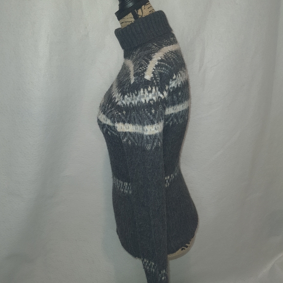 ITS OUR TIME Womens Acrylic Knit Sweater Medium Gray Woven - Picture 2 of 11